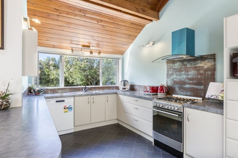 Photo of property in 1083 Kahikatea Flat Road, Waitoki, Kaukapakapa, 0871