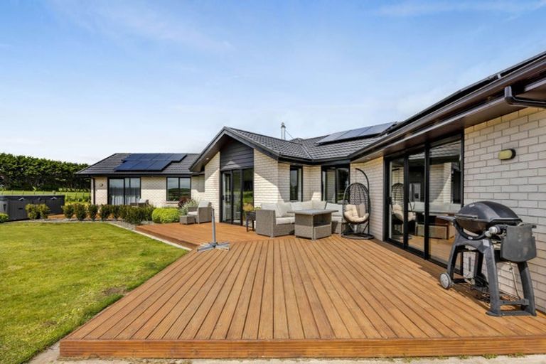 Photo of property in 1 Larlin Drive, Hawera, 4675
