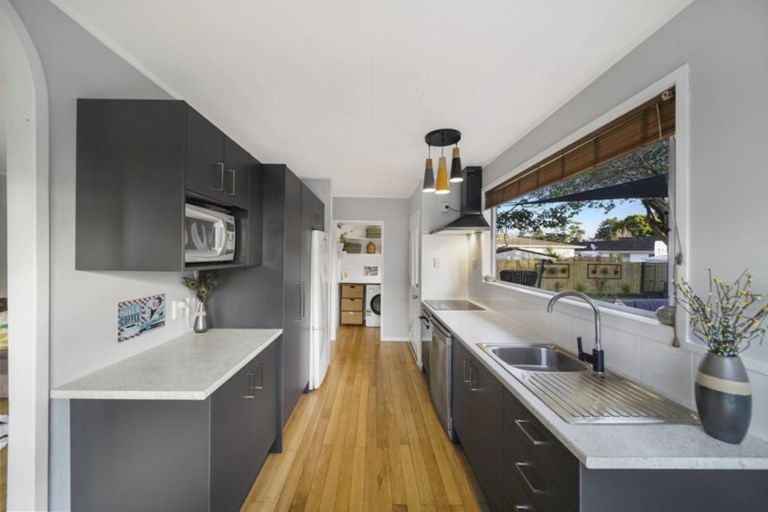 Photo of property in 19 Robert Allan Way, Pakuranga Heights, Auckland, 2010