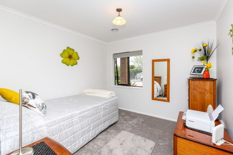 Photo of property in 5 Ashmore Drive, Frankleigh Park, New Plymouth, 4310