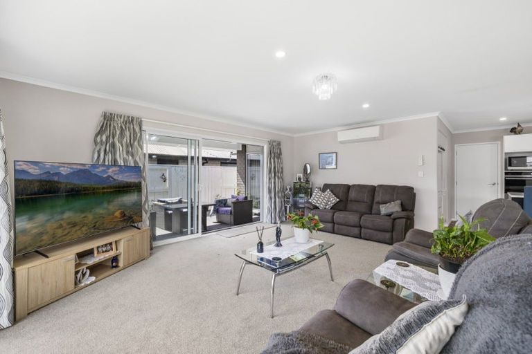 Photo of property in 70 Awataha Crescent, Pyes Pa, Tauranga, 3110