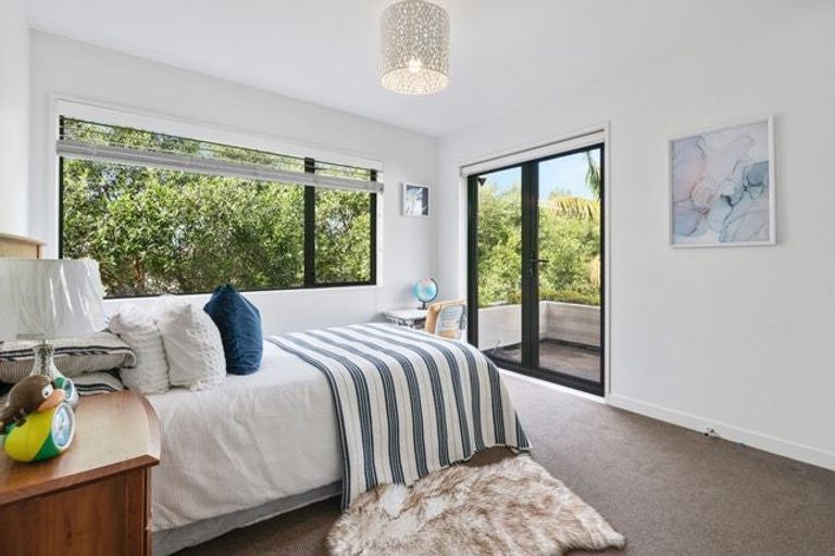 Photo of property in 37 Churchill Road, Murrays Bay, Auckland, 0630