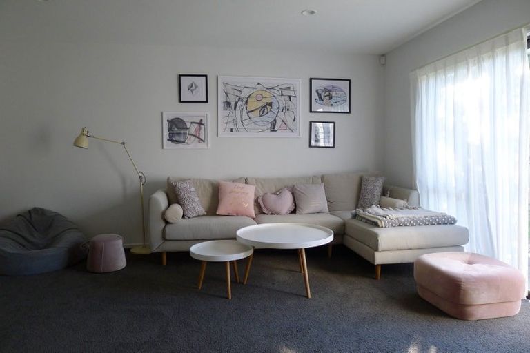 Photo of property in 2b Observatory Close, Whitby, Porirua, 5024