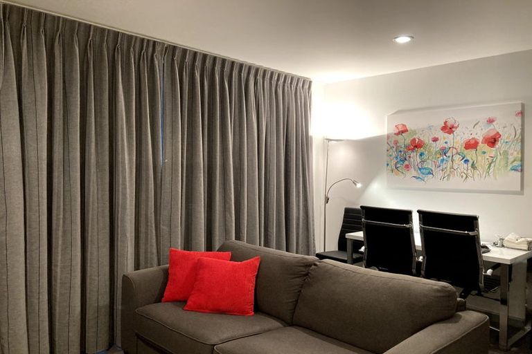 Photo of property in Atrium Towers, 6a/154 The Terrace, Wellington Central, Wellington, 6011