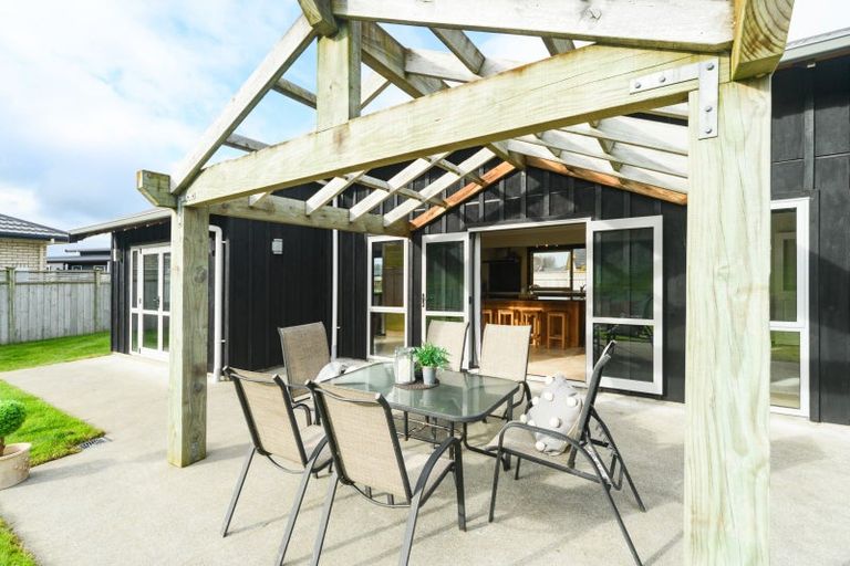 Photo of property in 38 Ursula Drive, Feilding, 4702