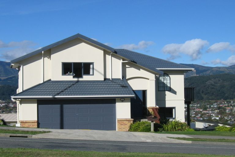 Photo of property in 28 Kirton Drive, Riverstone Terraces, Upper Hutt, 5018