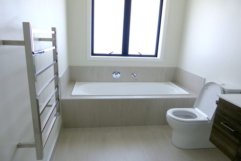 Photo of property in 107 Station Road, Kumeu, 0891