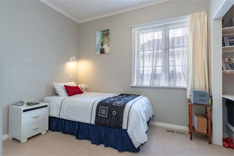 Photo of property in 5 Freyberg Street, Waterloo, Lower Hutt, 5011