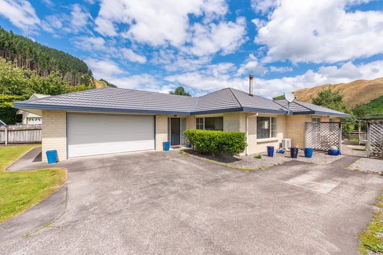 Photo of property in 48 He Awa Crescent, Waikanae, 5036