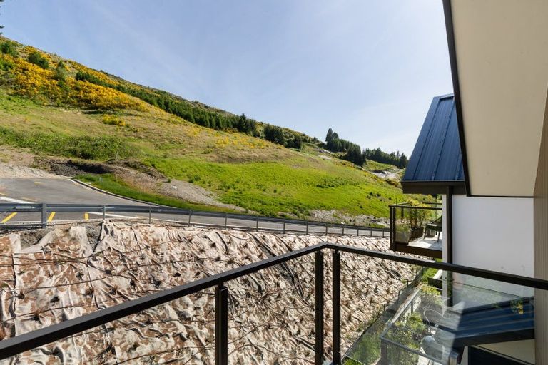 Photo of property in 17/20 George Bullen Lane, Arthurs Point, Queenstown, 9371
