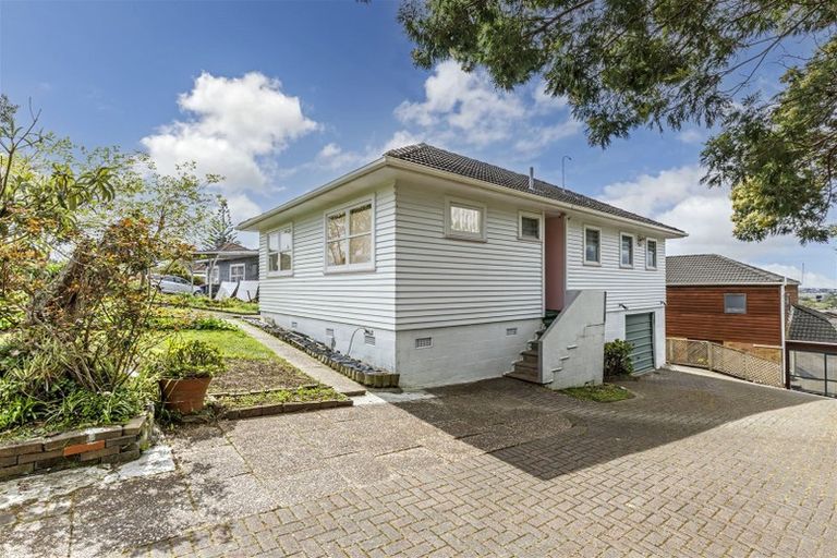 Photo of property in 1/30 Weldene Avenue, Glenfield, Auckland, 0629