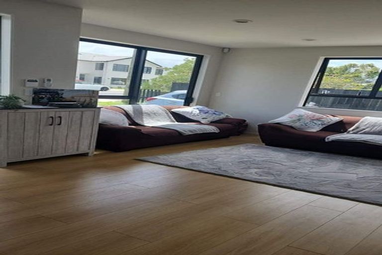 Photo of property in 117 Hutchinsons Road, Bucklands Beach, Auckland, 2014