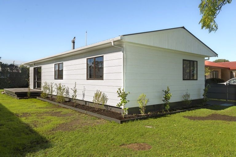 Photo of property in 4 Bulli Street, Riverdale, Gisborne, 4010
