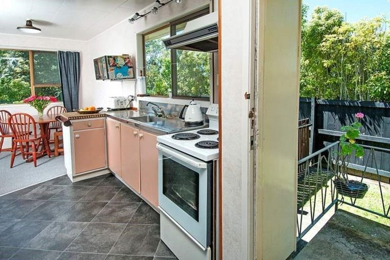 Photo of property in 2/24 Tango Place, Henderson, Auckland, 0610