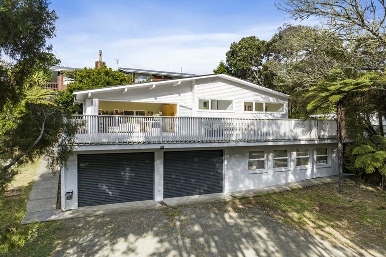 Photo of property in 115 Beach Haven Road, Beach Haven, Auckland, 0626