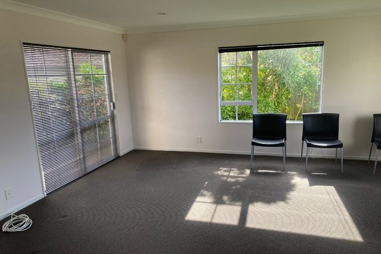 Photo of property in 143 Westchester Drive, Churton Park, Wellington, 6037