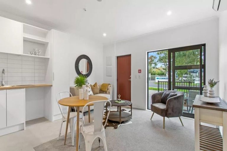 Photo of property in 4/20 Bader Drive, Mangere, Auckland, 2022