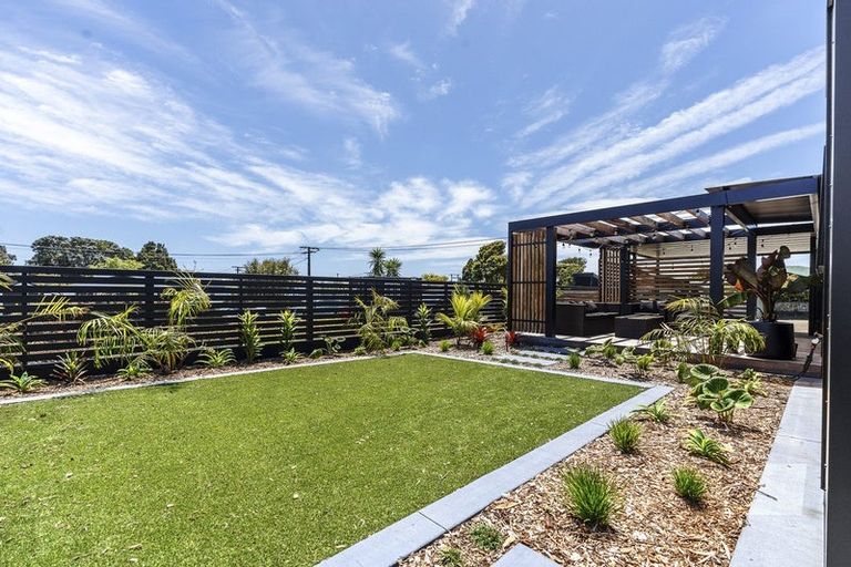 Photo of property in 16 Dartmoor Avenue, Westown, New Plymouth, 4310