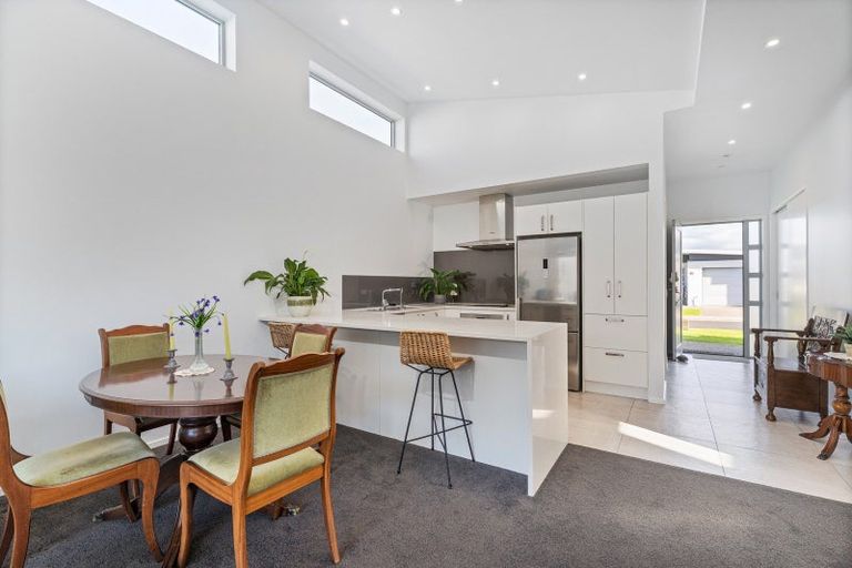 Photo of property in 16 Vanita Drive, Whitianga, 3510