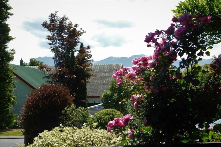 Photo of property in 98 Matai Street, Te Anau, 9600