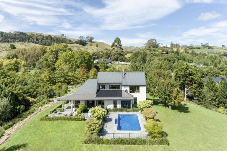 Photo of property in 4 Tauroa Valley, Havelock North, 4130
