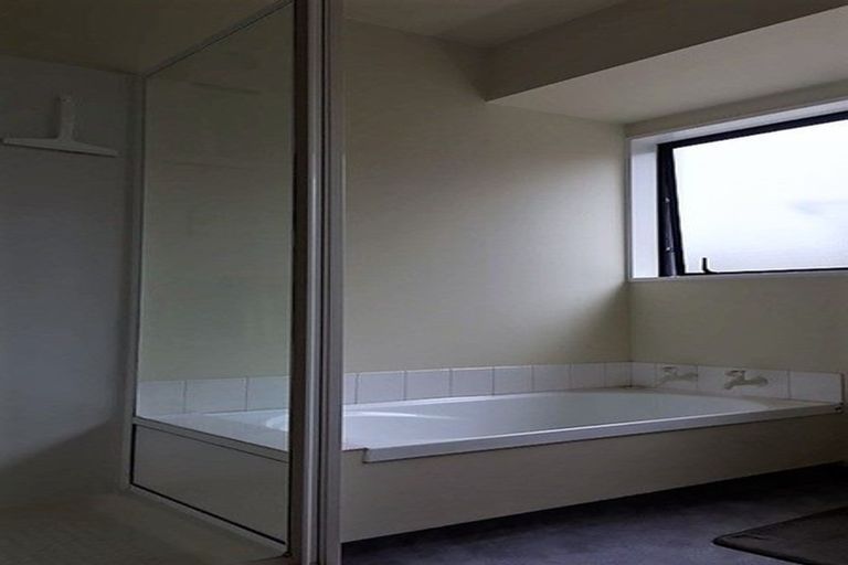 Photo of property in 2/27 Cardigan Bay Place, Addington, Christchurch, 8024