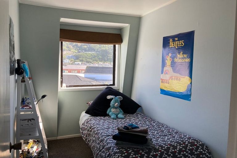 Photo of property in 2/100 Lyall Parade, Lyall Bay, Wellington, 6022