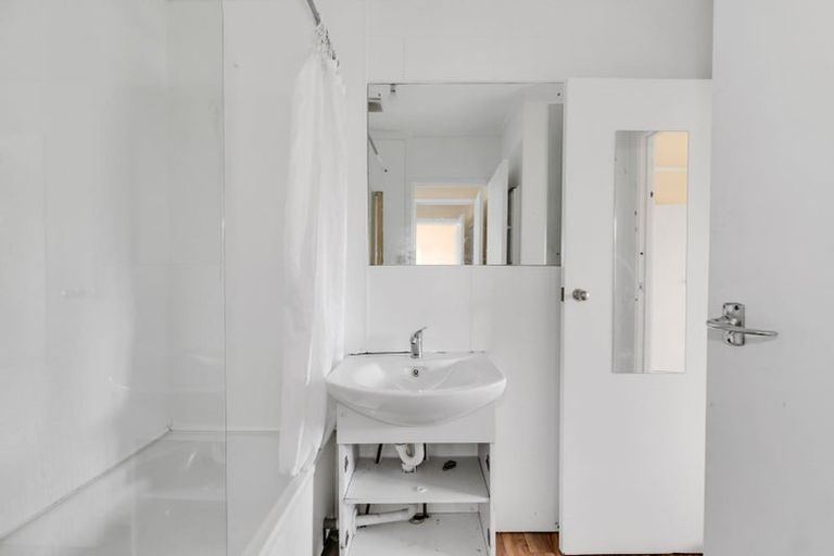 Photo of property in 3 Norman Spencer Drive, Papatoetoe, Auckland, 2104