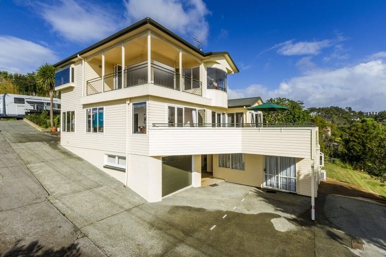 Photo of property in 121 Browns Bay Road, Browns Bay, Auckland, 0630