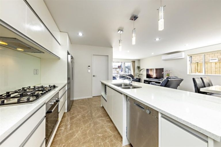 Photo of property in 384 Ormiston Road, Flat Bush, Auckland, 2019