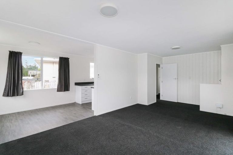 Photo of property in 111 Holborn Drive, Stokes Valley, Lower Hutt, 5019