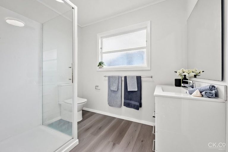 Photo of property in 5 Reid Road, Wainuiomata, Lower Hutt, 5014