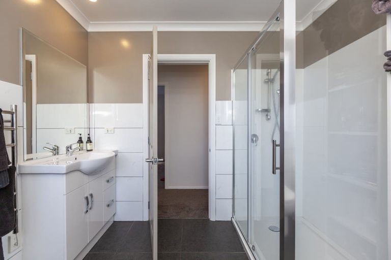 Photo of property in 122 Ruapehu Street, Paraparaumu, 5032