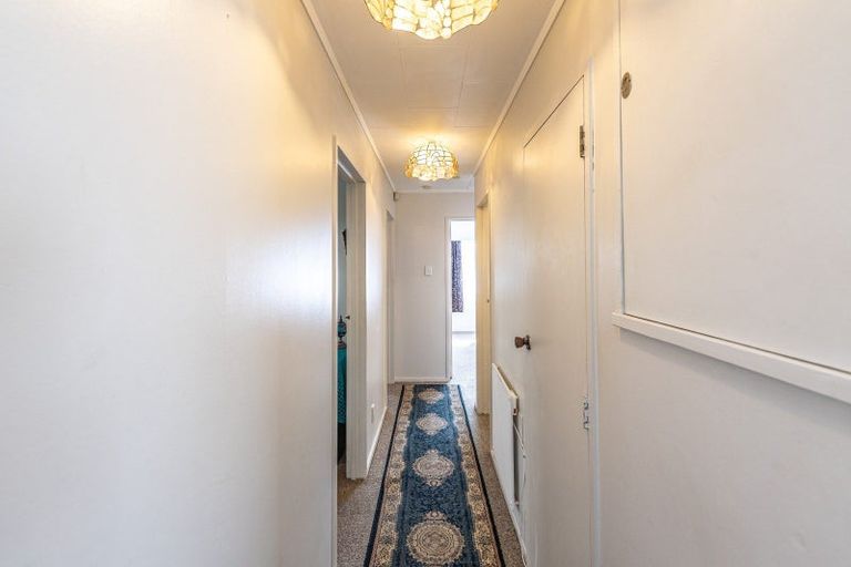 Photo of property in 102 Hinau Street, Castlecliff, Whanganui, 4501