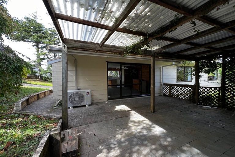 Photo of property in 1/93 Target Road, Totara Vale, Auckland, 0629