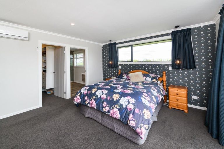 Photo of property in 31 Briarwood Road, Kelvin Grove, Palmerston North, 4470