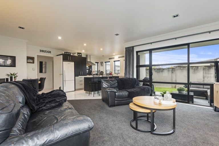 Photo of property in 67 Rosalie Terrace, Kelvin Grove, Palmerston North, 4414