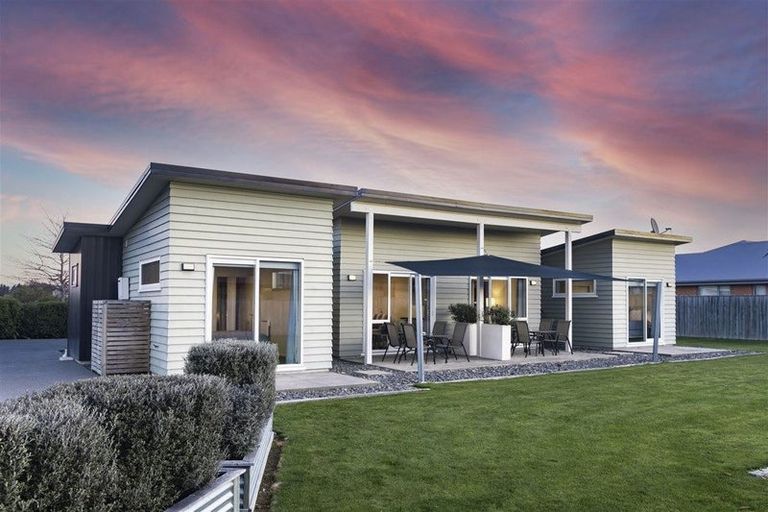 Photo of property in 1 Pemberton Drive, Amberley, 7410