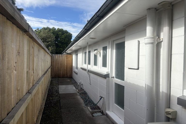 Photo of property in 2/96 Hinau Street, Riccarton, Christchurch, 8041