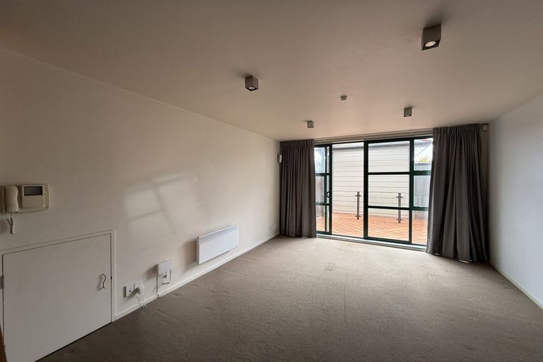 Photo of property in 50c Hawker Street, Mount Victoria, Wellington, 6011