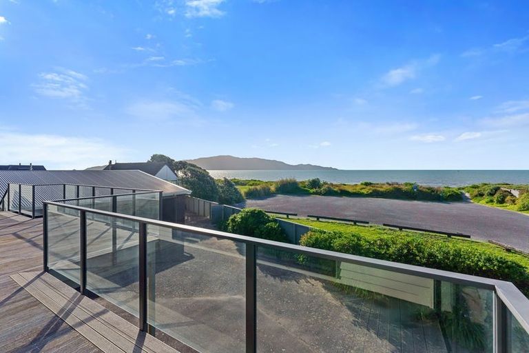 Photo of property in 31 Oratia Street, Waikanae Beach, Waikanae, 5036