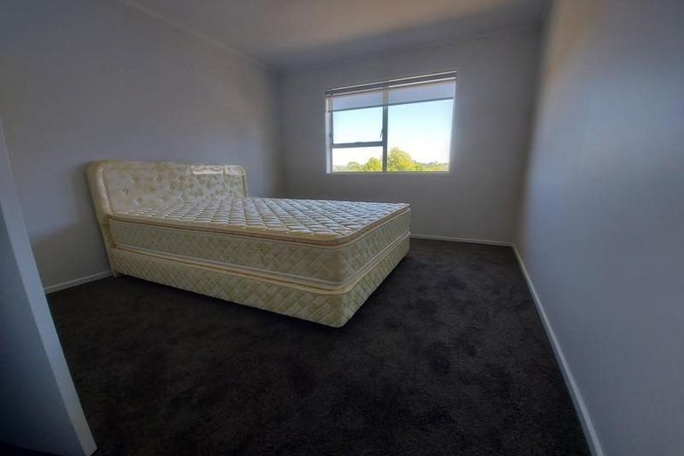 Photo of property in 34 Preston Avenue, Henderson, Auckland, 0610