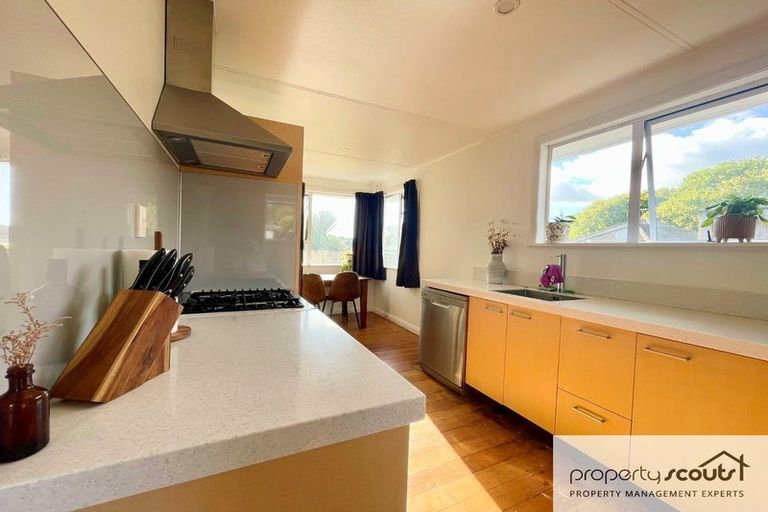 Photo of property in 19 Woodleigh Street, Frankleigh Park, New Plymouth, 4310
