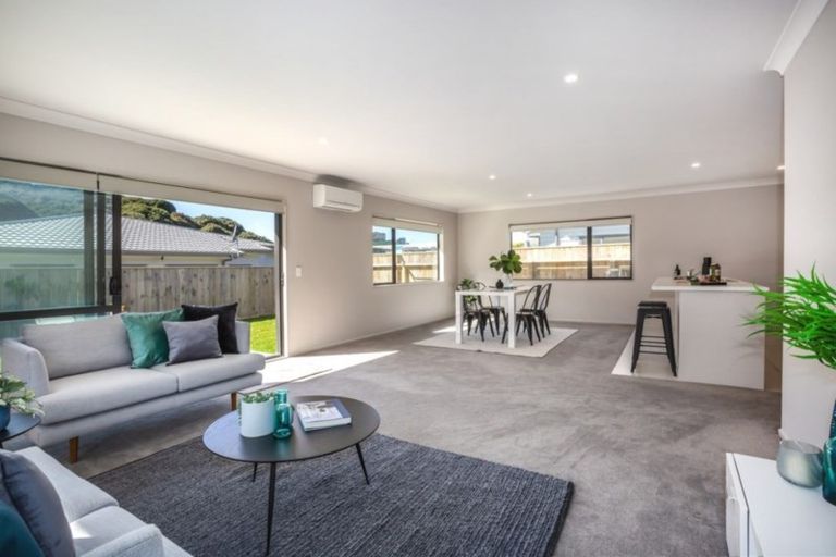 Photo of property in 26 Moonsail Drive, Whitby, Porirua, 5024