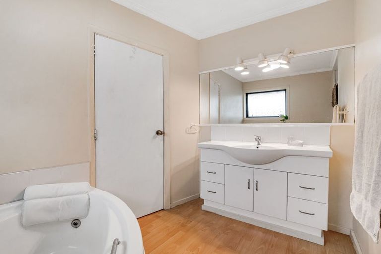 Photo of property in 17 Dunbars Road, Halswell, Christchurch, 8025