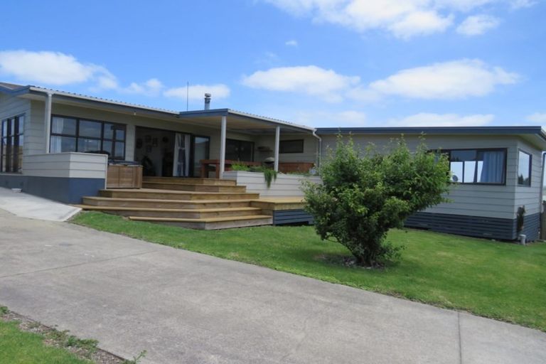 Photo of property in 582 Pahi Road, Pahi, Paparoa, 0571
