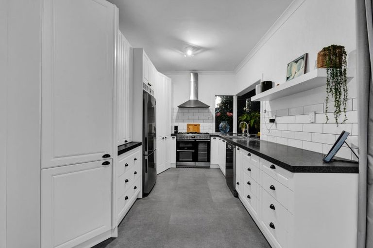 Photo of property in 44 Upjohn Street, Brooklands, New Plymouth, 4310