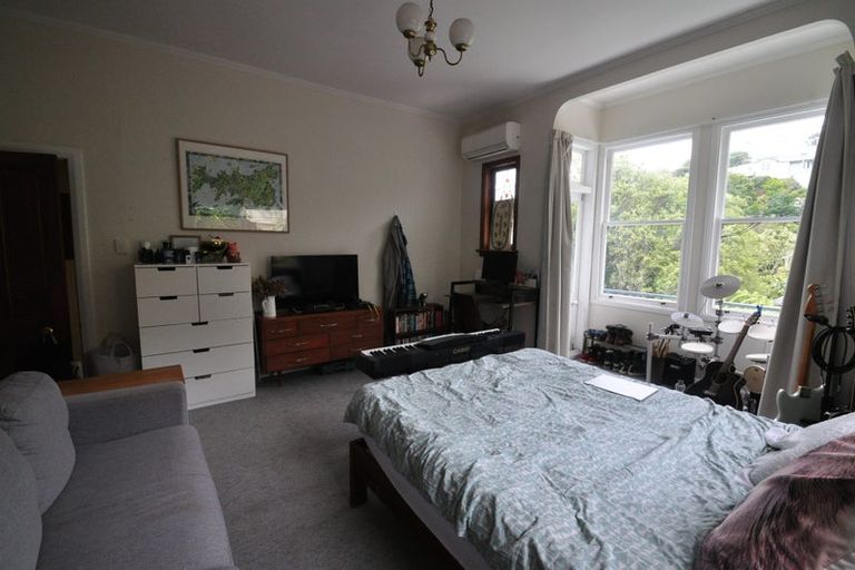 Photo of property in 140 Glenmore Street, Northland, Wellington, 6012