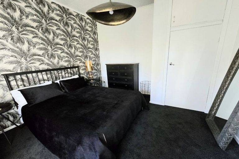 Photo of property in 35 Patanga Crescent, Thorndon, Wellington, 6011