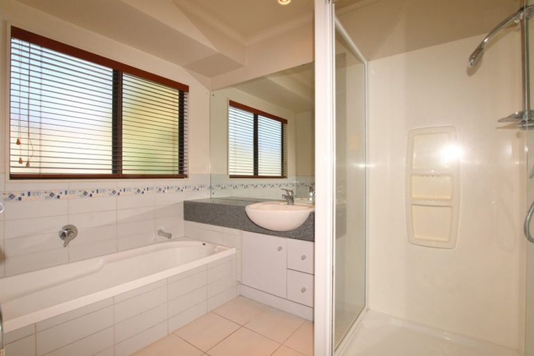 Photo of property in 174 Wattle Farm Road, Wattle Downs, Auckland, 2103